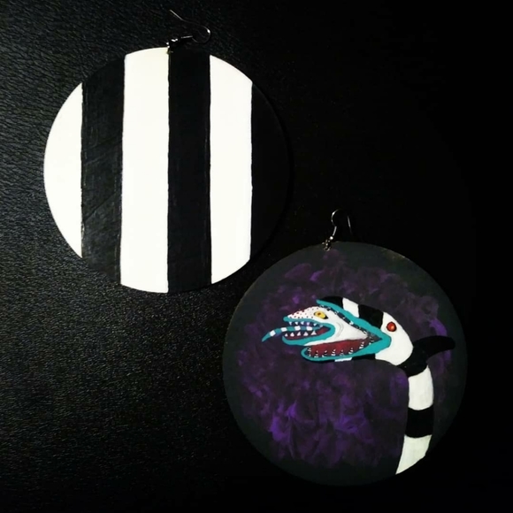 Beetlejuice Earrings - Picture 7 of 9
